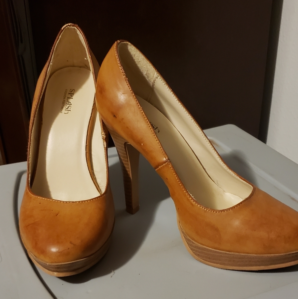 Caramel leather perfection